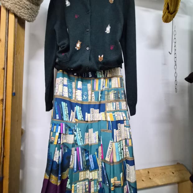 키이스 순모가디건. lusso 언발 일러스트 스커트