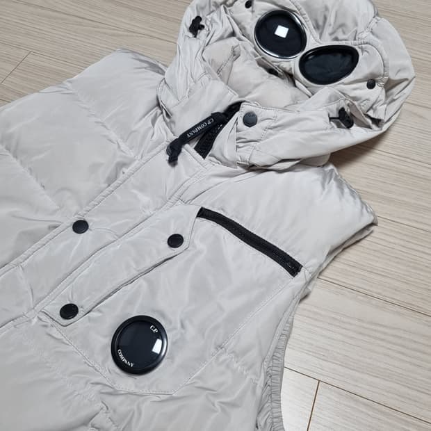 cp컴퍼니 밀레밀리아 패딩조끼