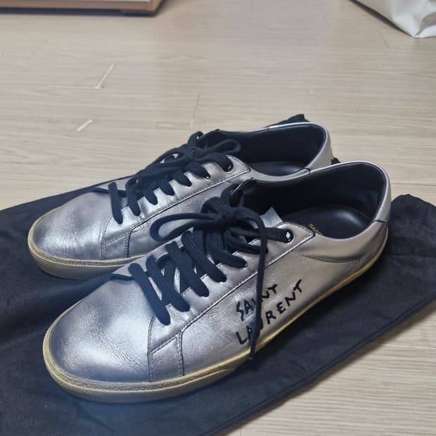 (42.5) 생로랑 코트 클래식 스니커즈 실버 정품