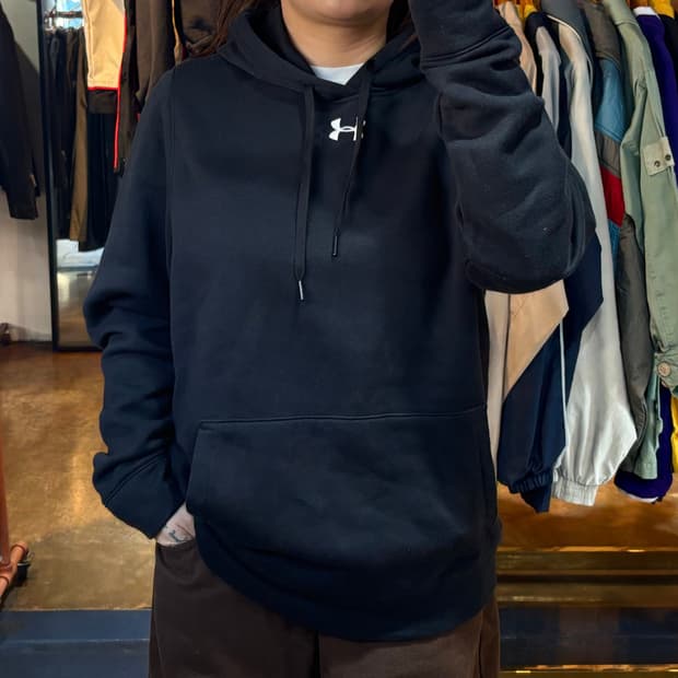 언더아머 블랙 후드