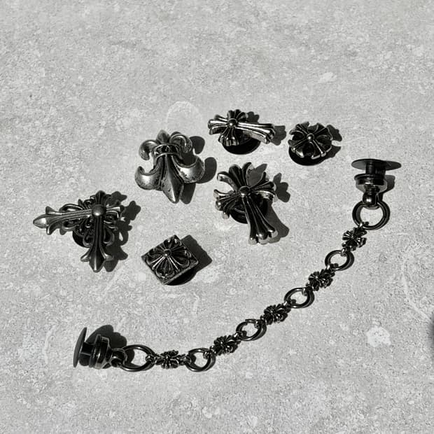 Oribell (7개 세트) 크롬 빈티지 크로스 버클 크록스 지비츠