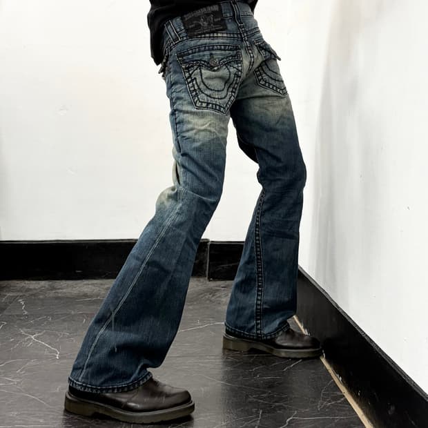 트루릴리전 부츠컷 데님 팬츠