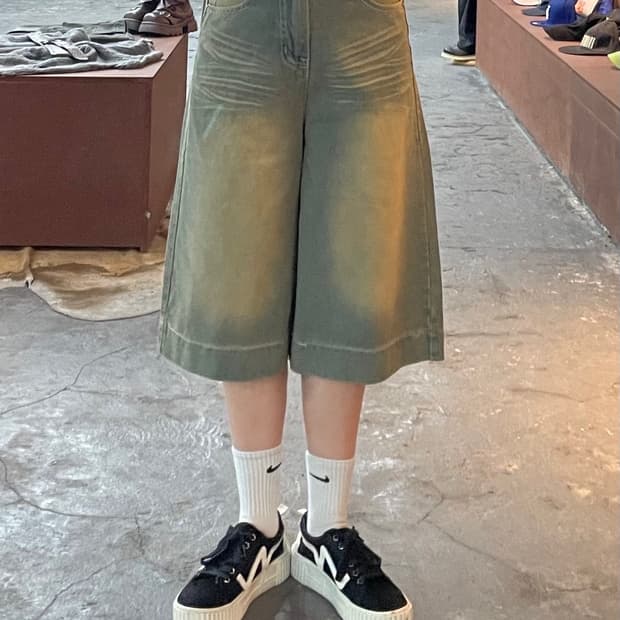 딥사이드 핀턱 데님 버뮤다 팬츠 H566