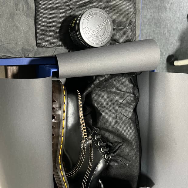 닥터마틴 로웰 270 판매합니다