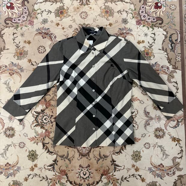 버버리 체크패턴 로고 7부셔츠