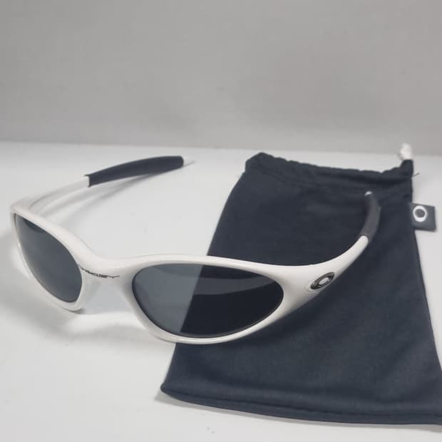 오클리 미뉴트 1.0 펄화이트 새렌즈