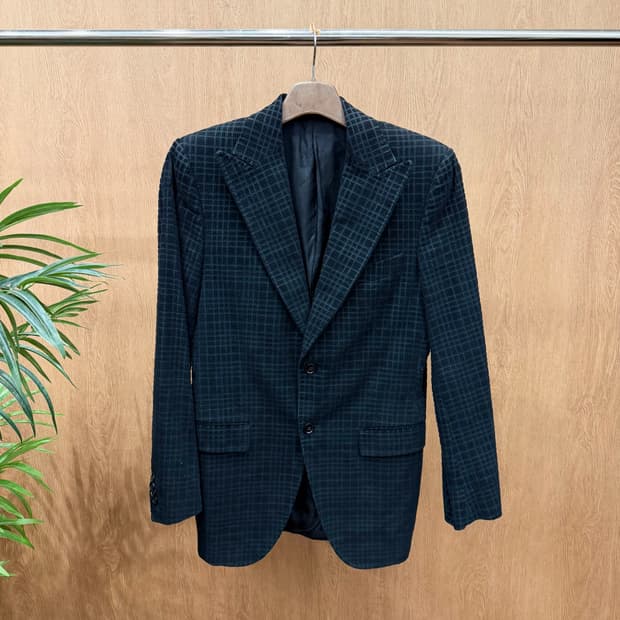 돌체앤가바나 싱글 자켓 다크 톤 체크 패턴 프론트 플랩 포켓 디테일 블랙