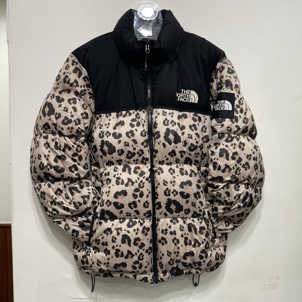 노스페이스 700 눕시 레오파드 패딩
