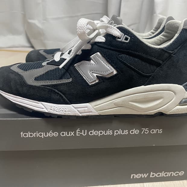 (270) 뉴발란스 990 V2