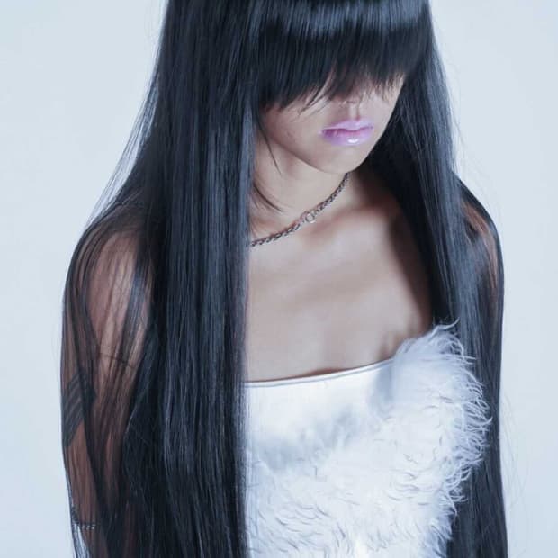 피조물 자체제작 퍼 체인 스트랩 화이트 슬리브리스 나시 튜브탑