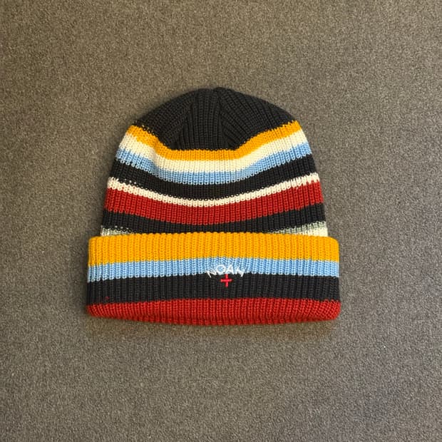 노아 멀티 스트라이프 비니