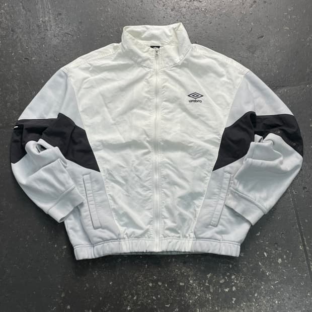 100 엄브로 바람막이