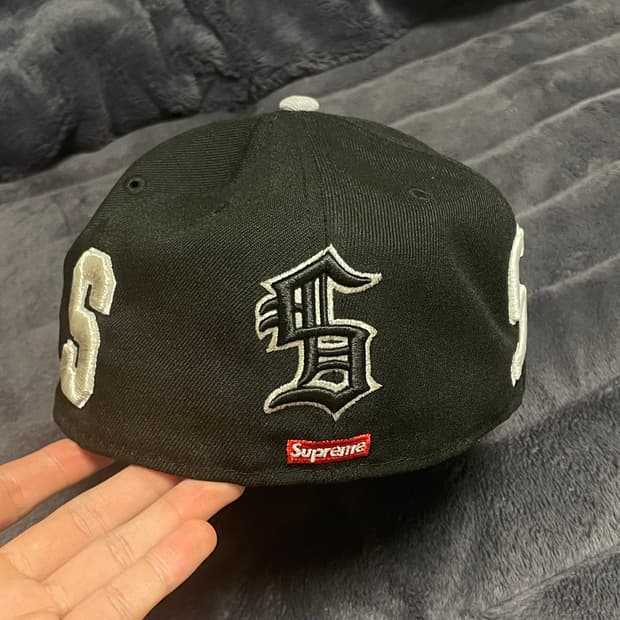 슈프림 멀티s로고 뉴에라