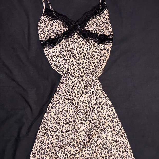 Leopard sleeves 