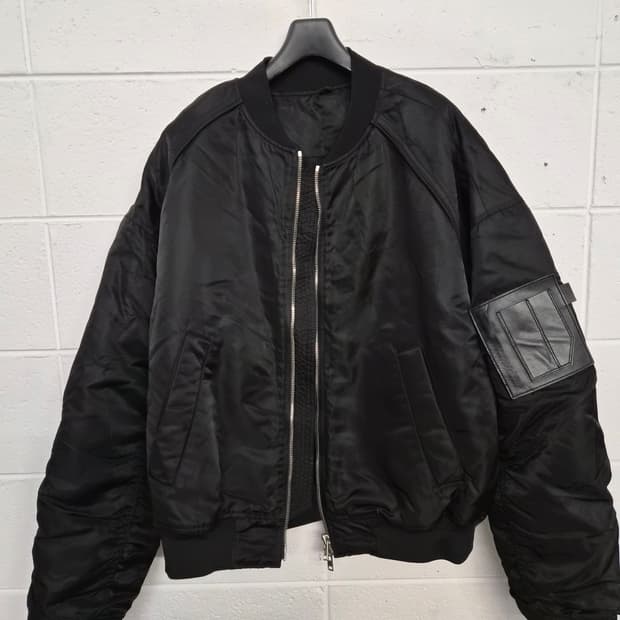 44) junn.j 준지 디테처블 MA-1 점퍼 팝니다