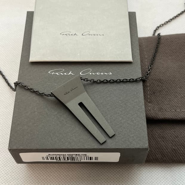 릭오웬스 OPEN TRUNK 목걸이/블랙