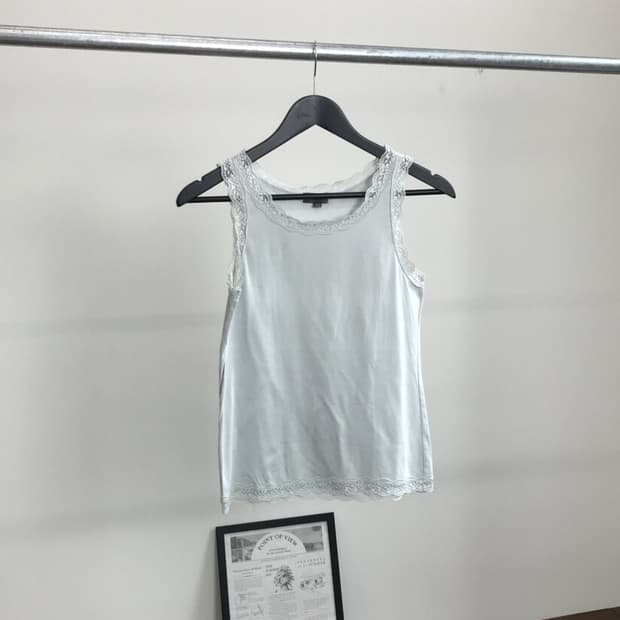 'Field Dream' Lace Sleeveless T-Shirts