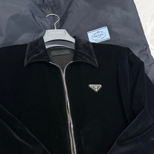 [M] 프라다 블랙 벨벳 자켓