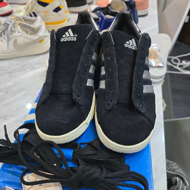 극미중고 캠퍼스x 아트모스 슈프림블랙 285