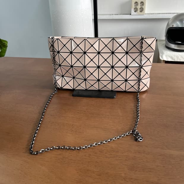 이세이미야케 바오바오 체인 크로스백