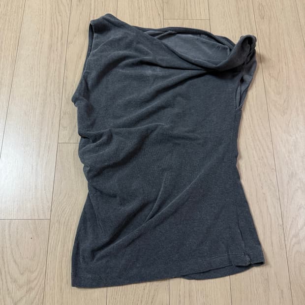 셔링 오프숄더 티