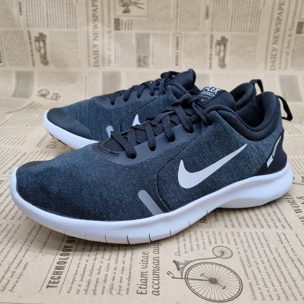 나이키 플렉스 익스피리언스 런닝화 240