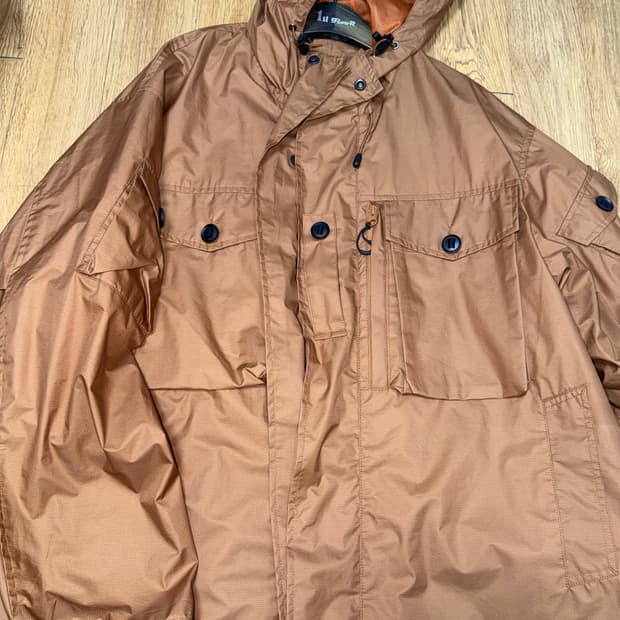 아웃스탠딩 바람막이