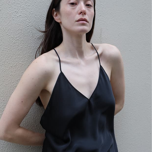opheden 오브헤덴 satin strap top