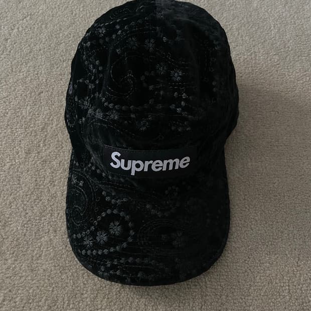슈프림 벨벳 페이즐리 캠프캡 블랙