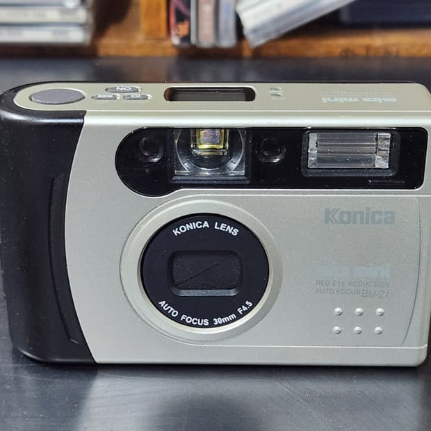 코니카 빅미니 BM-21 필름 카메라