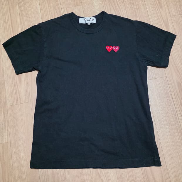 M) 꼼데가르송 더블 하트 와펜 반팔티