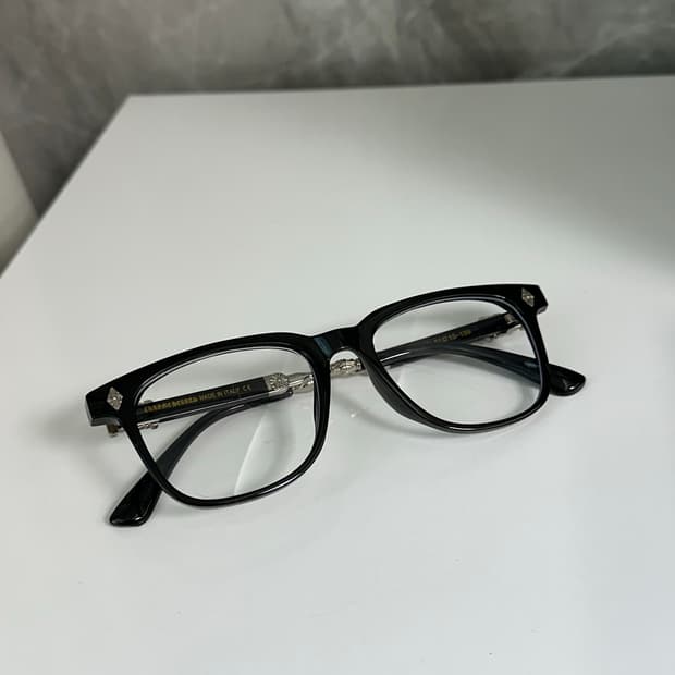 뿔테
