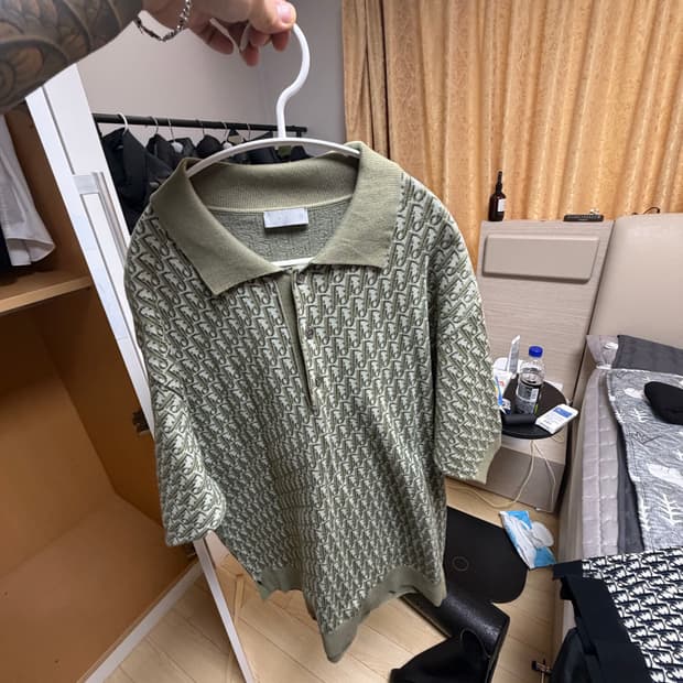 디올 오블리크 그린카라티셔츠