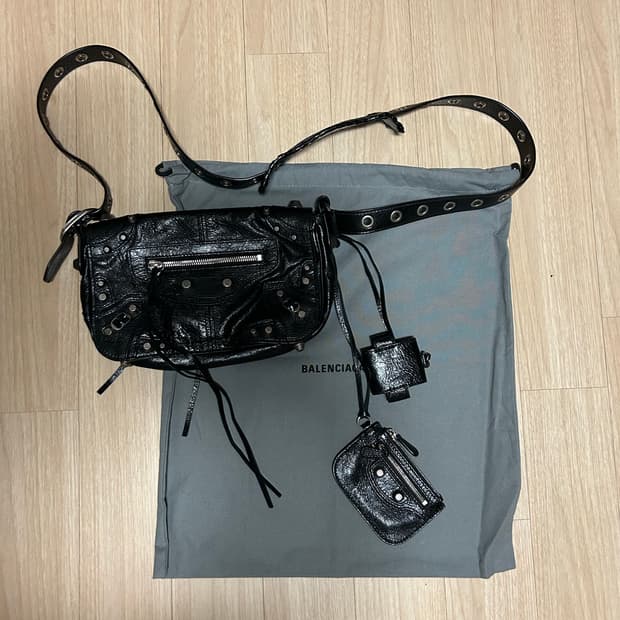 Balenciaga le cargole xs black
