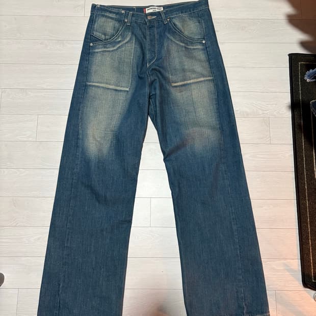 리바이스 엔지니어드 라인 데님팬츠