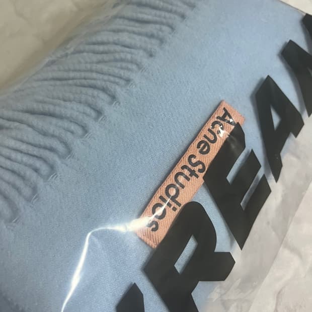 아크네 스튜디오 머플러 스카이 블루