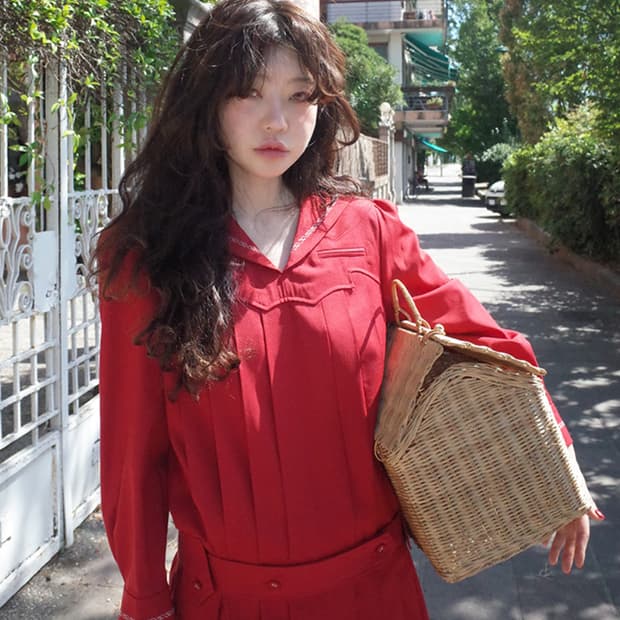 프레클 sailor pleats belt dress in red