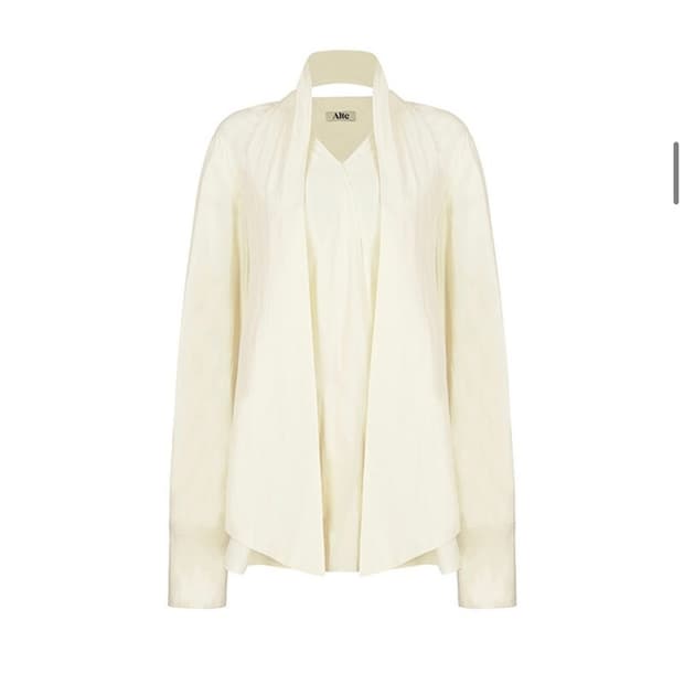 알테 alte BOW COLLAR V NECK BLOUSE _ CREAM