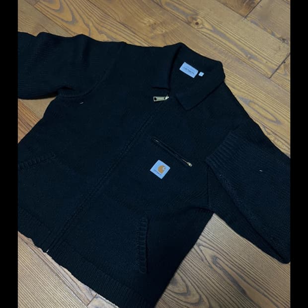 칼하트 디트로이트 니트자켓 판매합니다. 