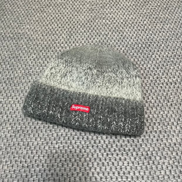 슈프림 그라디언트 스트라이프 비니