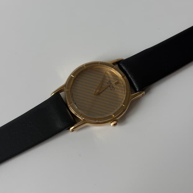 1980s Stripe Dial Gold Ladies Quartz