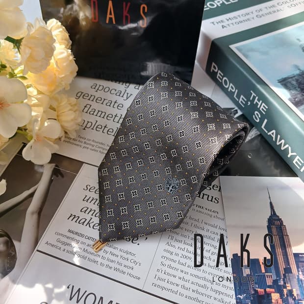 닥스 실크 그레이 패턴 넥타이 8.5cm S~A+등급 e817