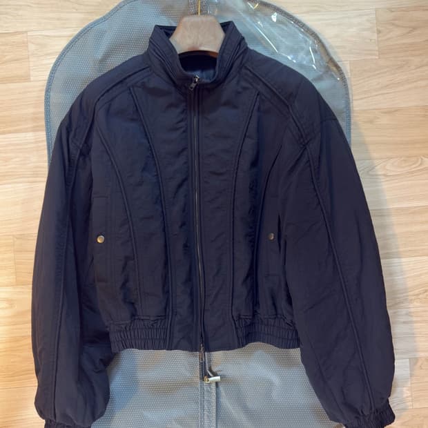 엘무드 벌키 크롭 봄버 자켓 블랙 