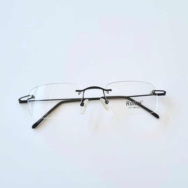 데드스탁 초경량 지적인 무드 안티-알러지 무테 안경   632