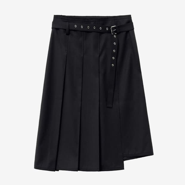 인사일런스 로우컷 플리츠 스커트