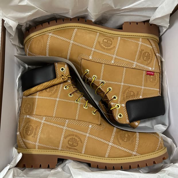 슈프림 x 팀버랜드 브라운 컬러 12사이즈 새상품