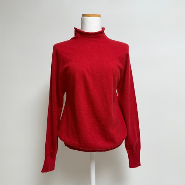 [울 80% 캐시미어 20%] 레드 하프넥 긴팔 니트