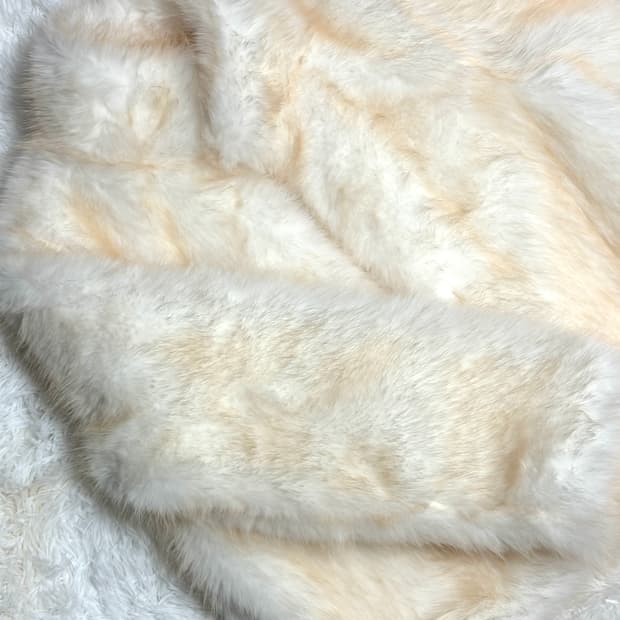 화이트 베이지 퍼 자켓