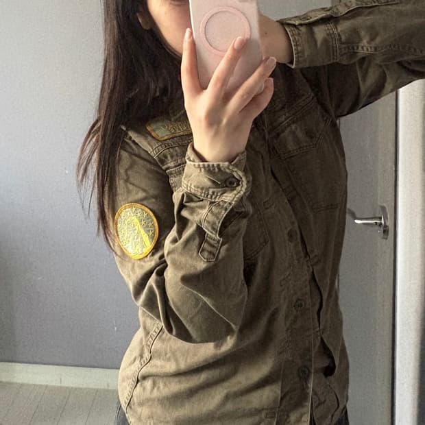 히스테릭 글래머 카키 셔츠