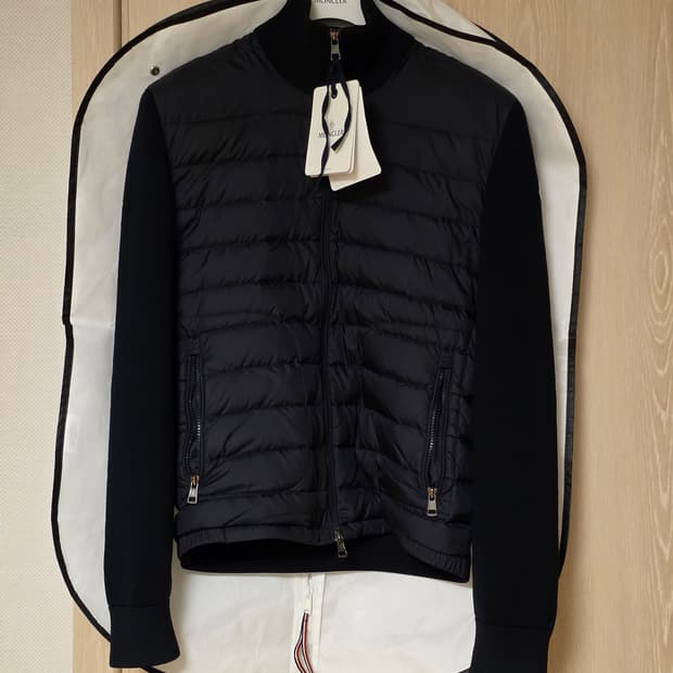 [새상품급/풀구성] 몽클레어 니트 김현우 패딩 L사이즈 네이비